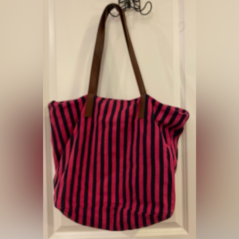 Crown & Ivy Tote Shoulder Bag Pink/Navy Blue Striped Brown Handles Lined Pocket